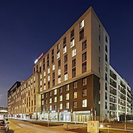 Aparthotel Warsaw Central: Balcony Retreat with Parking Exterior photo